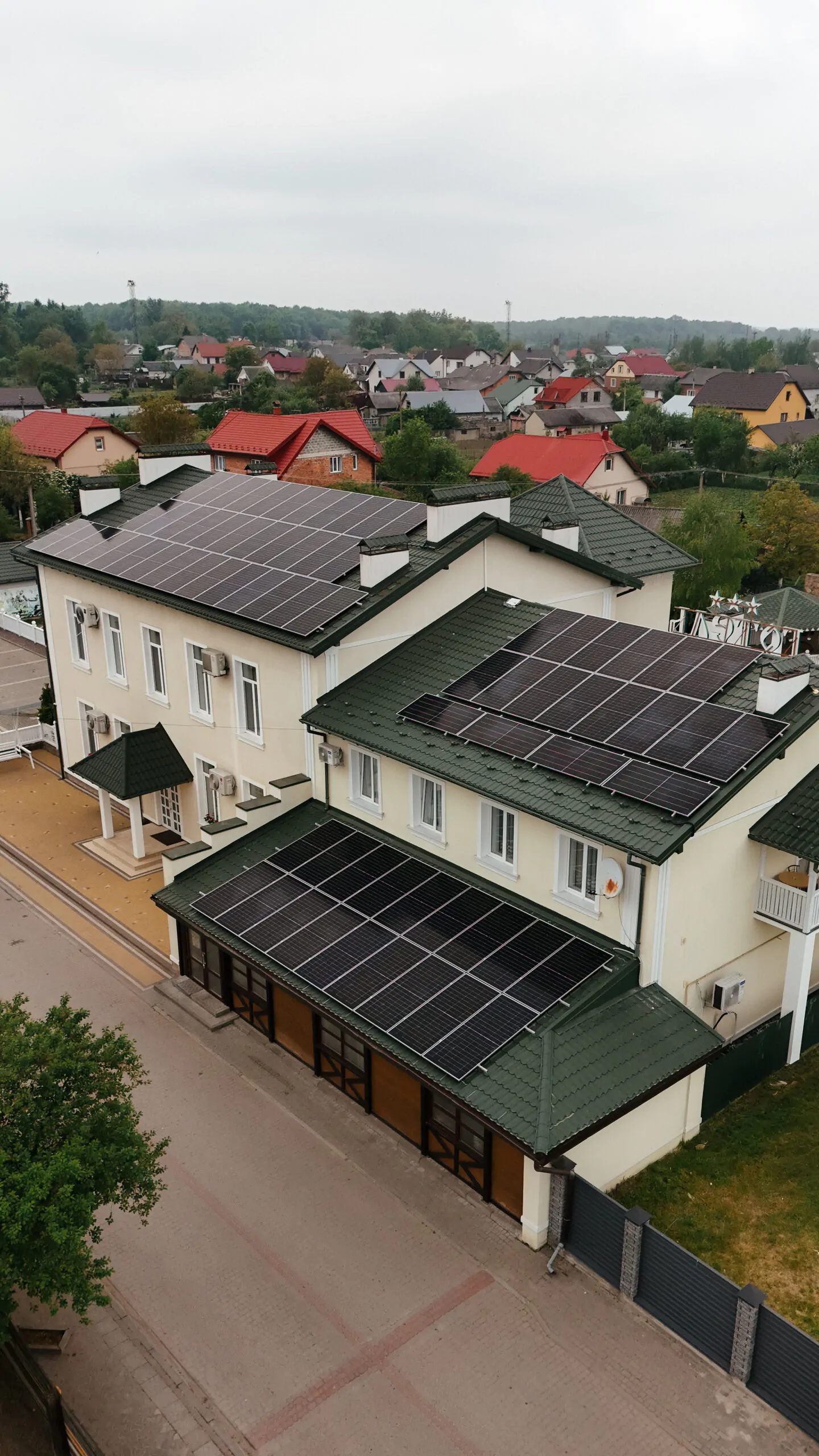 СЕС 50 кВт для готельно-ресторанного комплексу «Мала Італія» у Пісочній